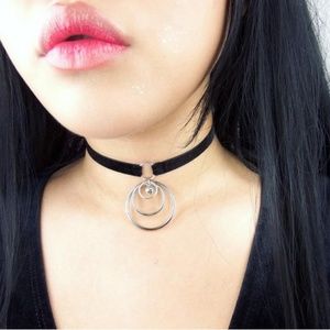 Alienmoé Alice Choker